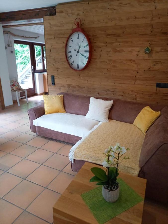 Aparthaus Am Walde & Appartement Sonnenseite بارثولومابيرغ المظهر الخارجي الصورة