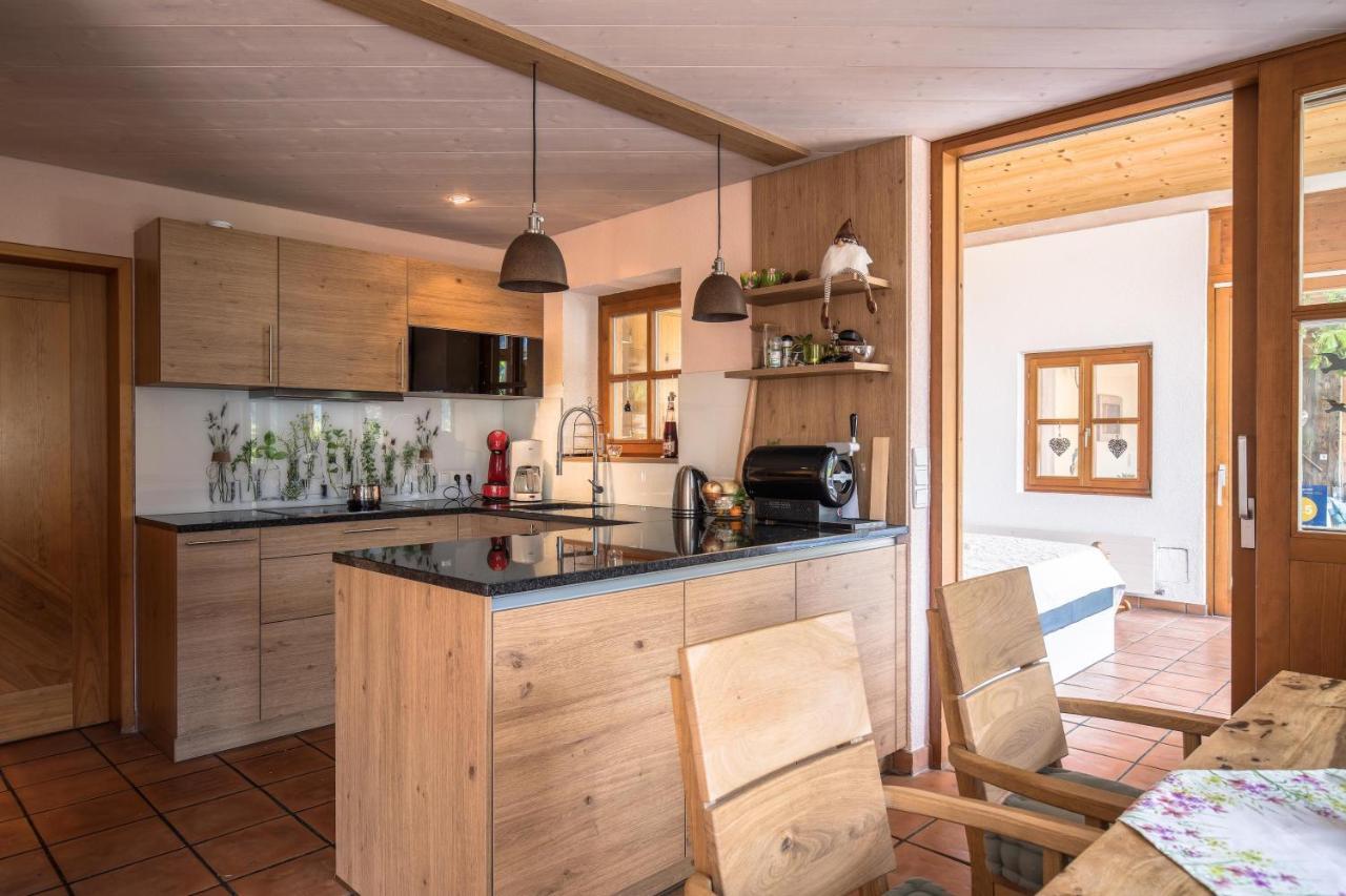 Aparthaus Am Walde & Appartement Sonnenseite بارثولومابيرغ المظهر الخارجي الصورة