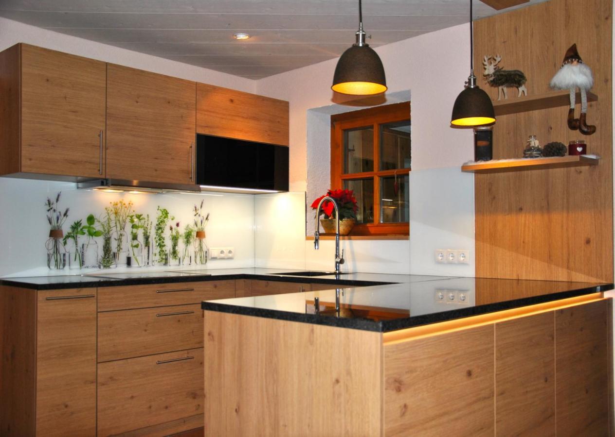 Aparthaus Am Walde & Appartement Sonnenseite بارثولومابيرغ المظهر الخارجي الصورة